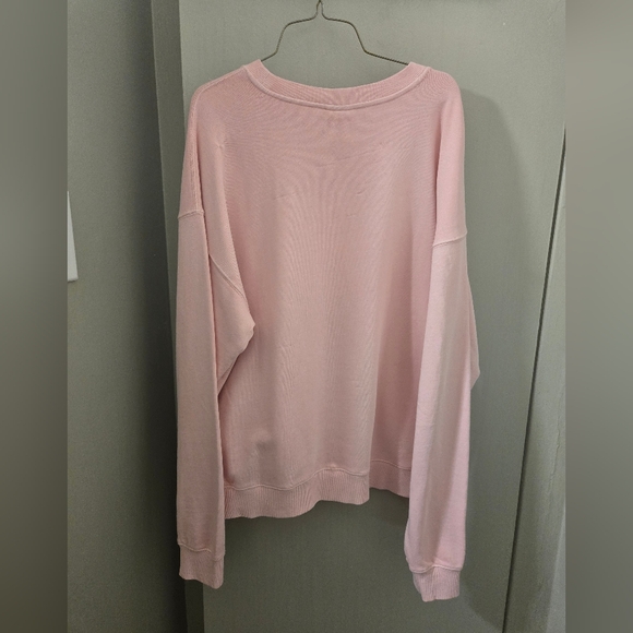 GUESS Men's Pink Logo Sweater - Picture 6 of 6